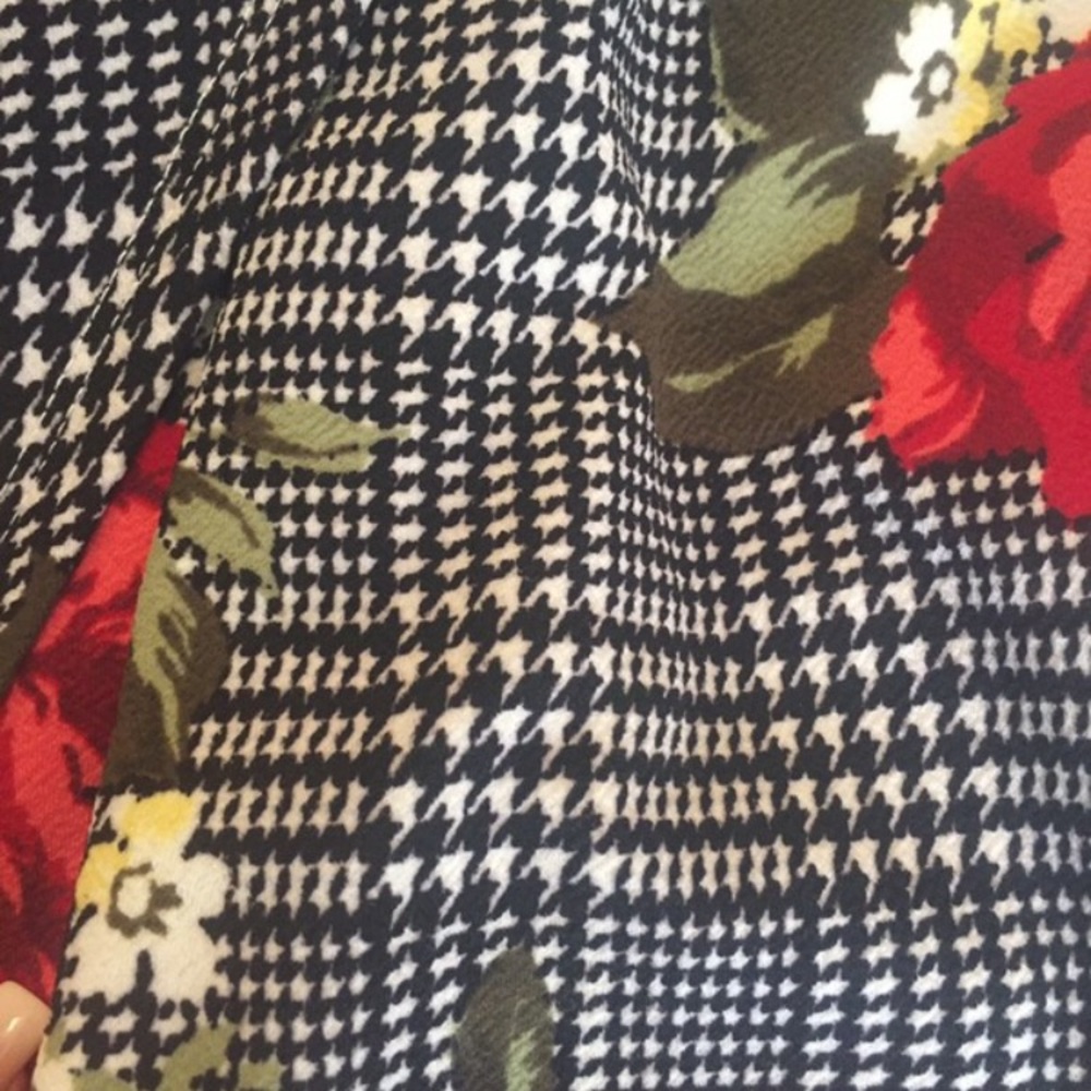 ALMOST FAMOUS Patterned Dress - Picture 2 of 3